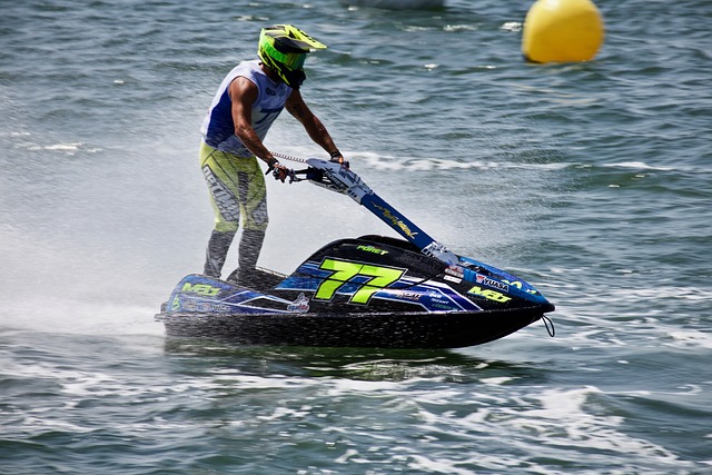 并由中场贴 并由中场贴